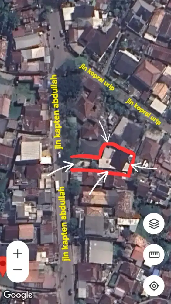 Rumah dipinggir jalan raya