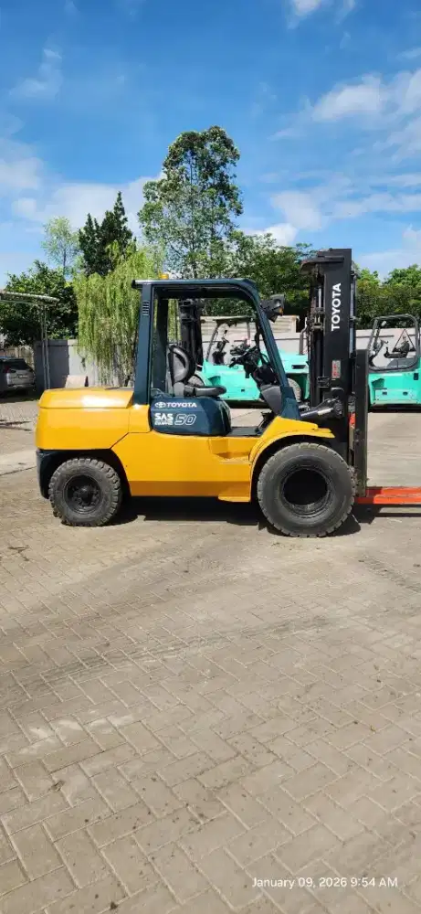 Siap pakai Toyota 5 ton 3 meter 2016