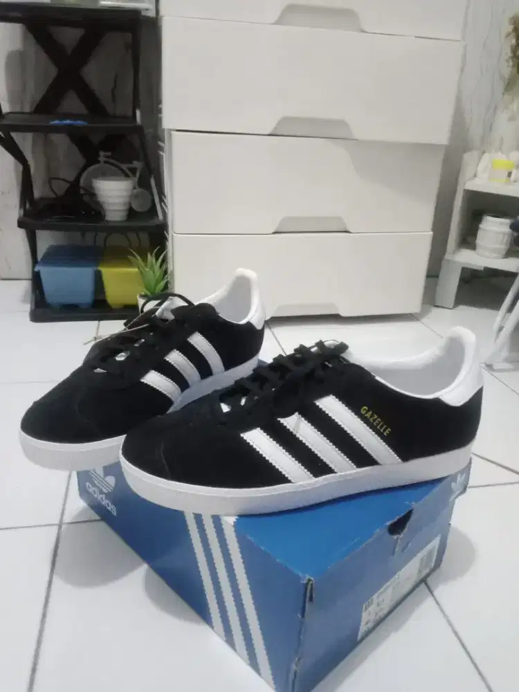 Adidas gazele size 40