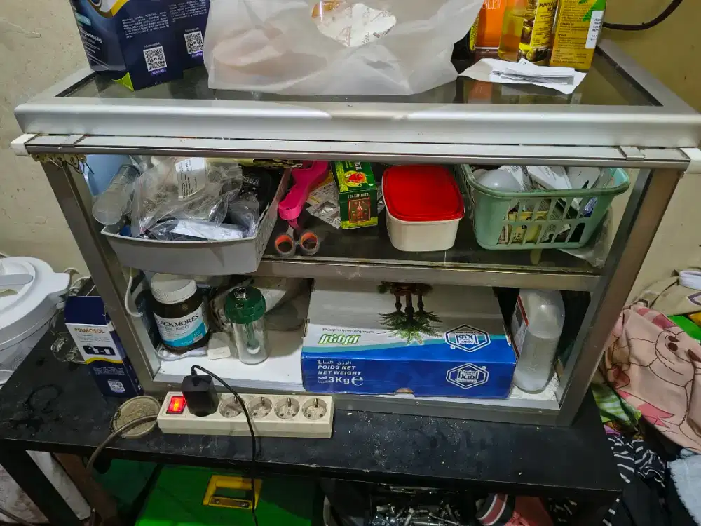 Eyalase kaca alumunium 70x40x50cm