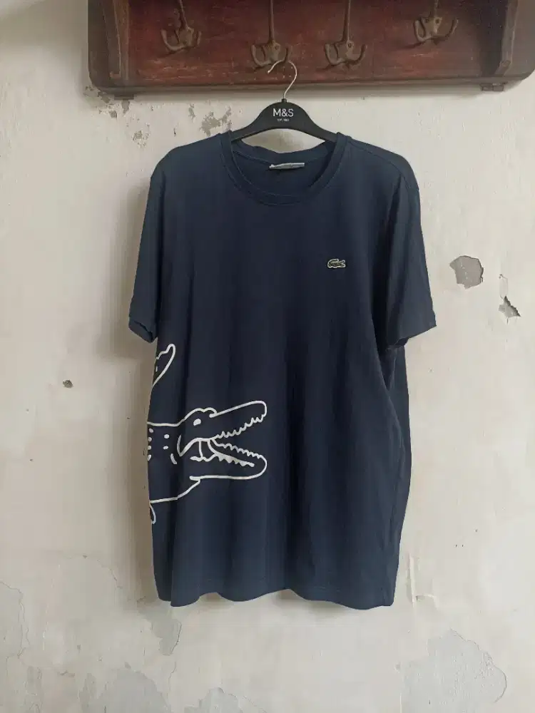 Preloved t-shirt/kaos lakosteeee Big logo original