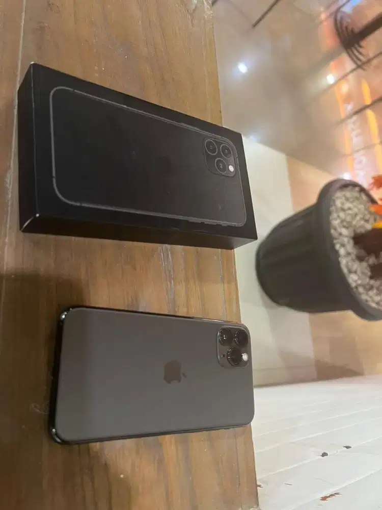 iphone 11 pro 256gb sesuai judul gan ya