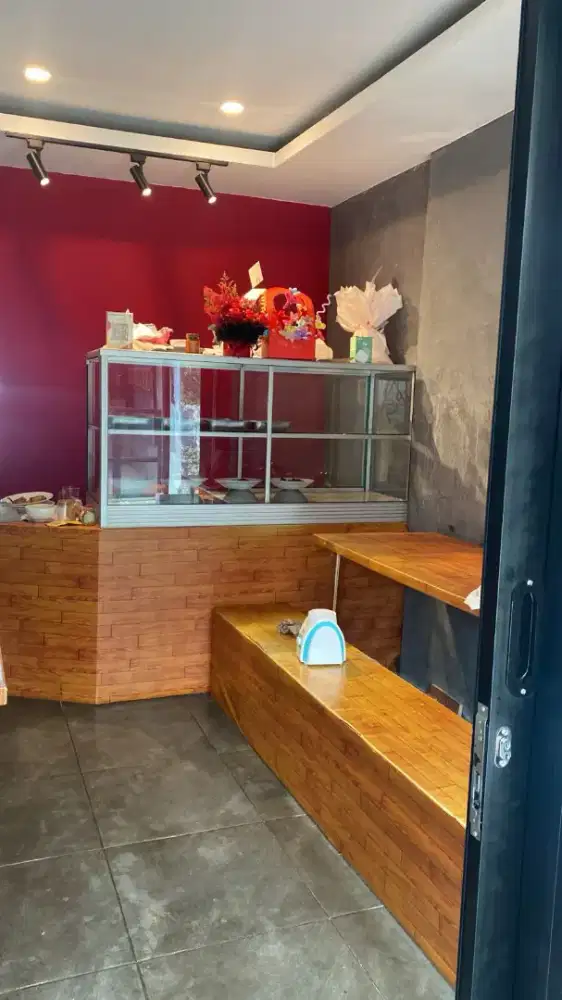 Etalase makanan 2 x 2,5 cm