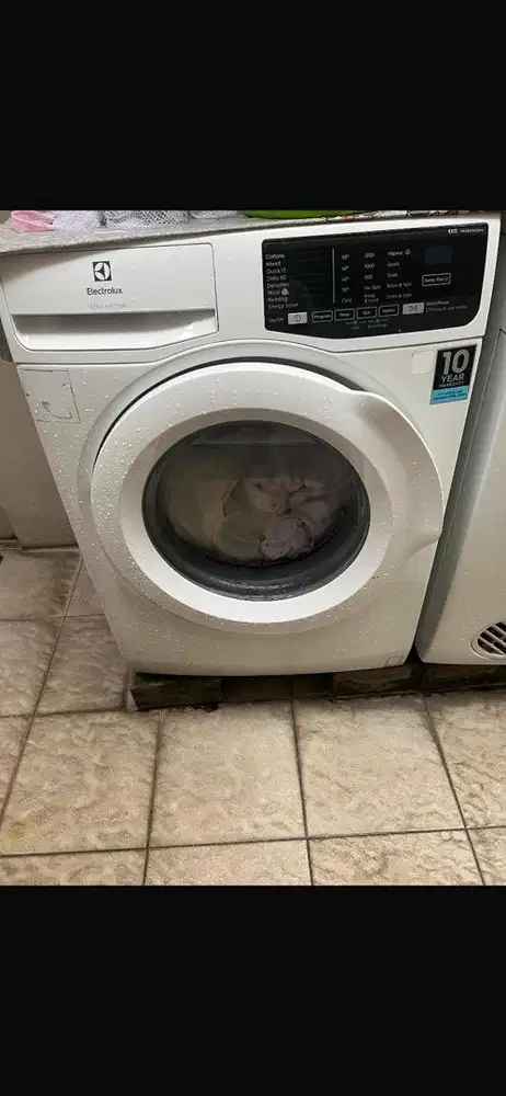 EXPACT MOVING - GARAGE SALE