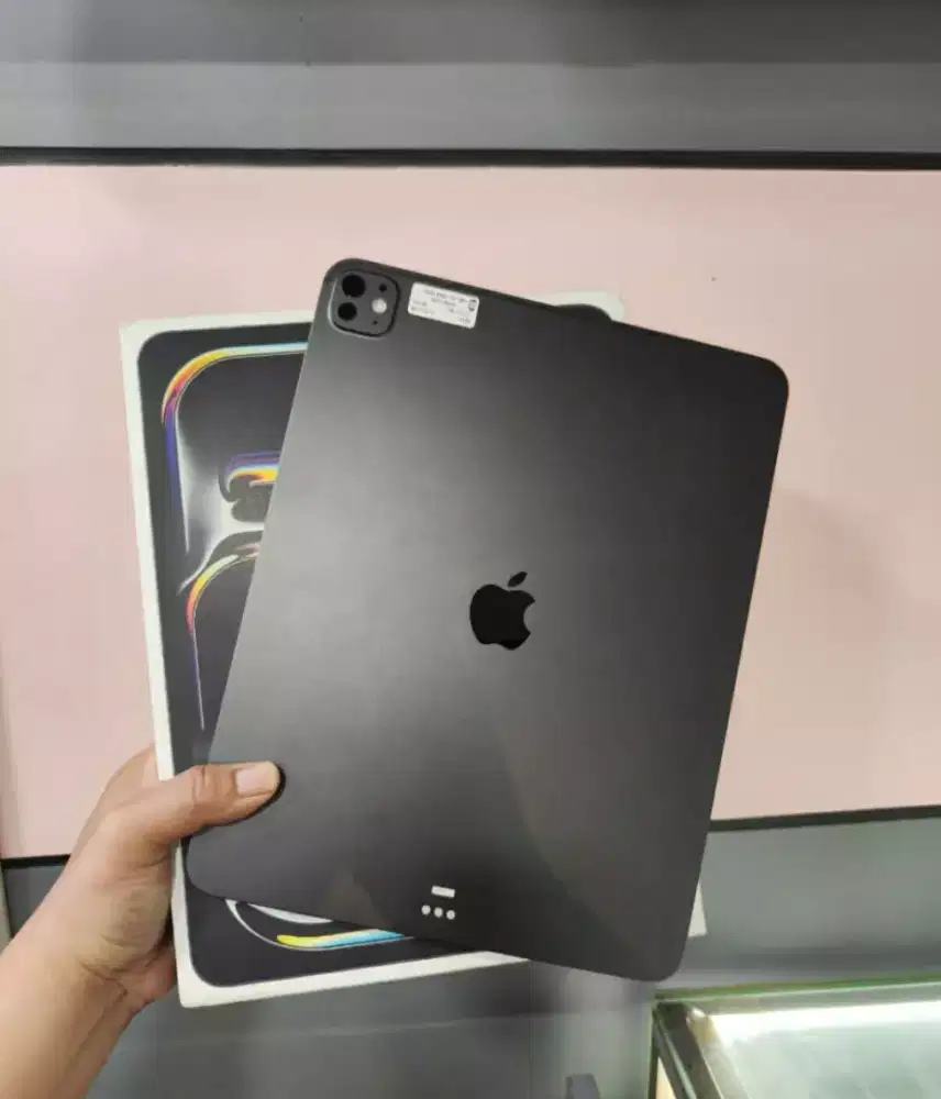Ipad Pro M5 256gb 13 Inch wifi ibox, garansi on januari 2027
