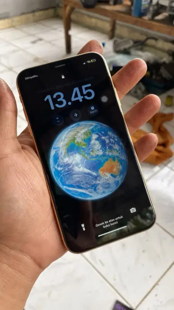 iPhone XR 64gb 3(tri only)