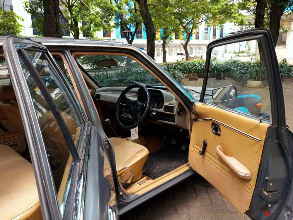 Honda Accord tahun 1980 - Manual transmission - Istimewa