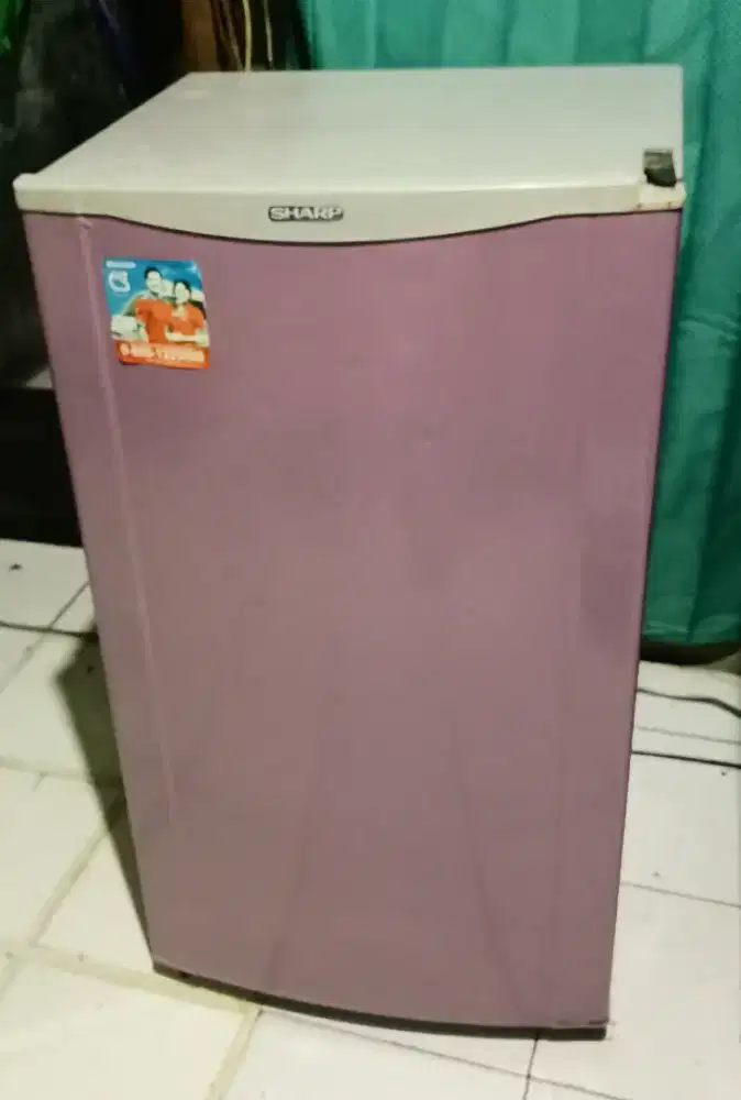 Kulkas 1pt Sharp minimalis , ready ,cocok utk ank kos
