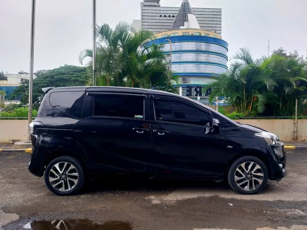 Toyota Sienta v a.t 2017 CASH ONLY
