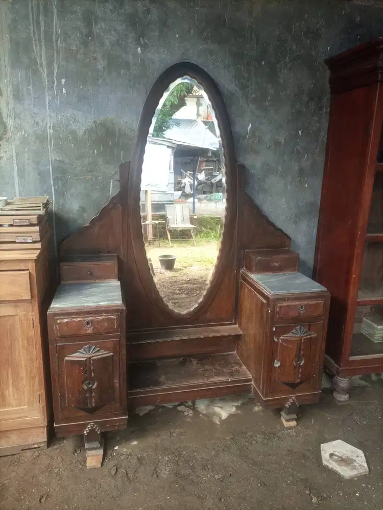 Meja rias artdeco kuno