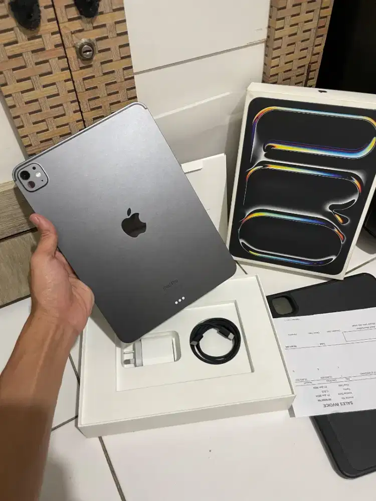iPad Pro M4 11 inch 256 inter Like New