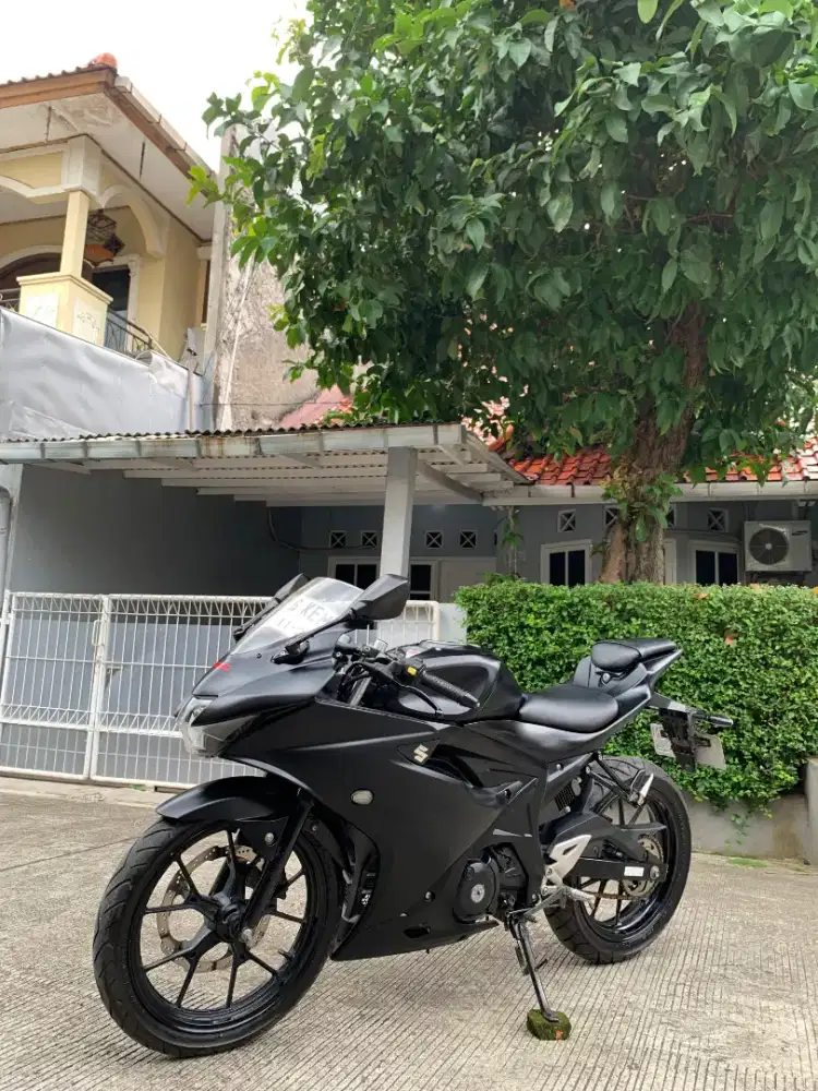 SUZUKI GSX R KEYLESS 2017 KM 25 RB ISTIMEWA