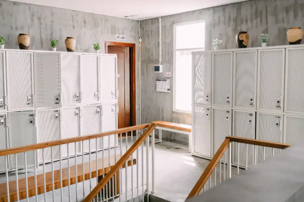 Gedung 4 Lantai Hotel Kos Homestay Cafe Resto Kayutangan Kota Malang