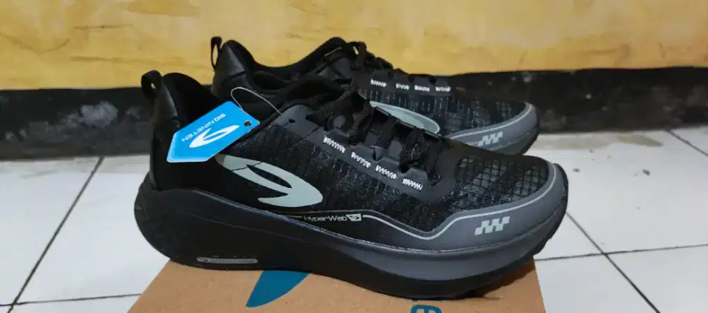 Sepatu Running  910