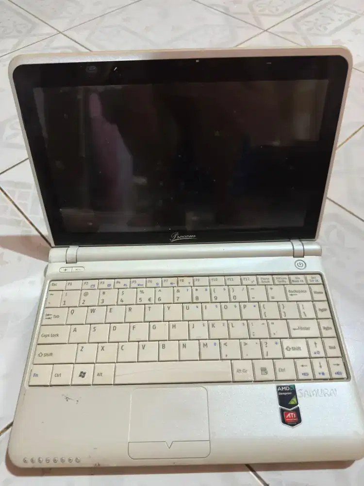 Notebook Axio (Warna Putih)