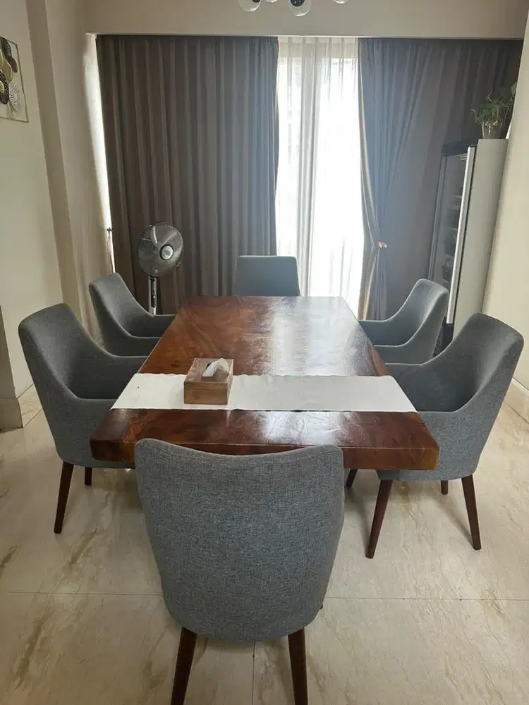 Scandanavian Custom Meja makan kayu jati