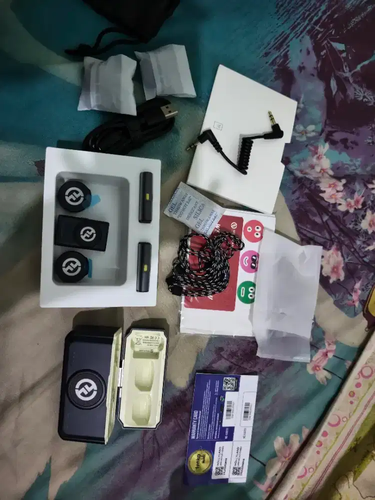 Mic Wireless M2 Lark paket combo black Hollyland