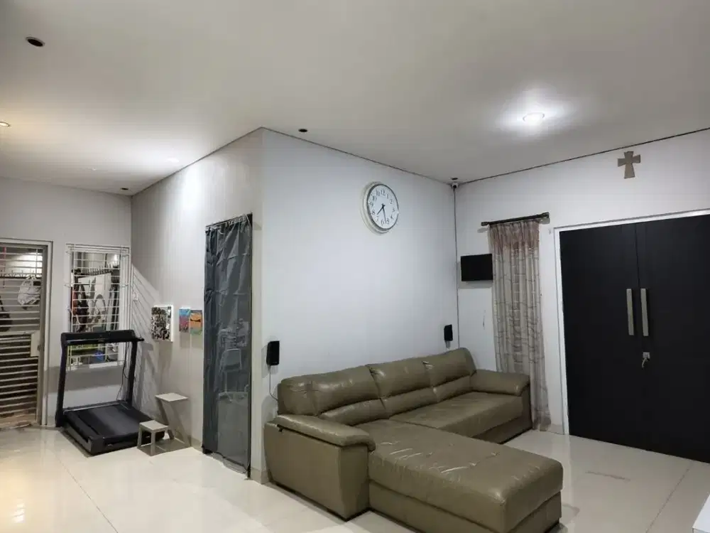 Dijual Rumah Siap Huni Posisi Hook Lokasi di Mainroad Taman Kopo Indah 2 Bandung