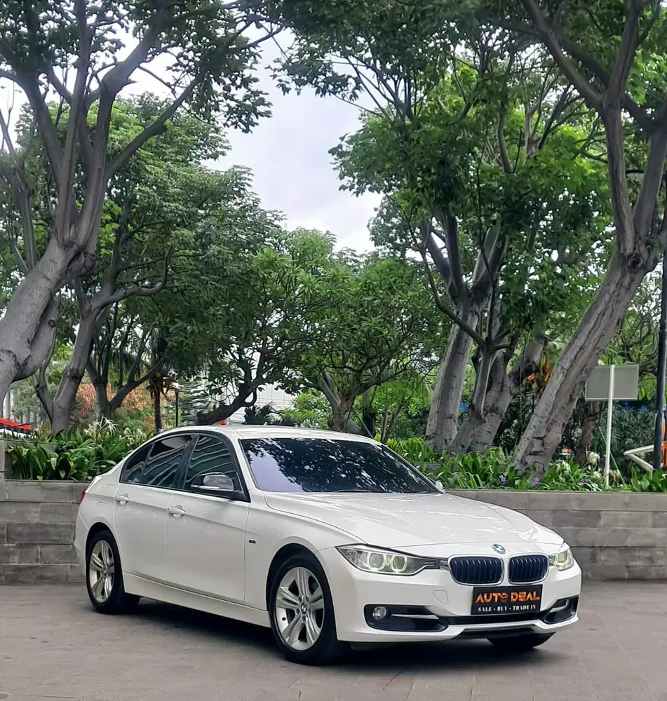 ISTIMEWA!!! BMW 320i F30 FSport AT 2014 Bensin