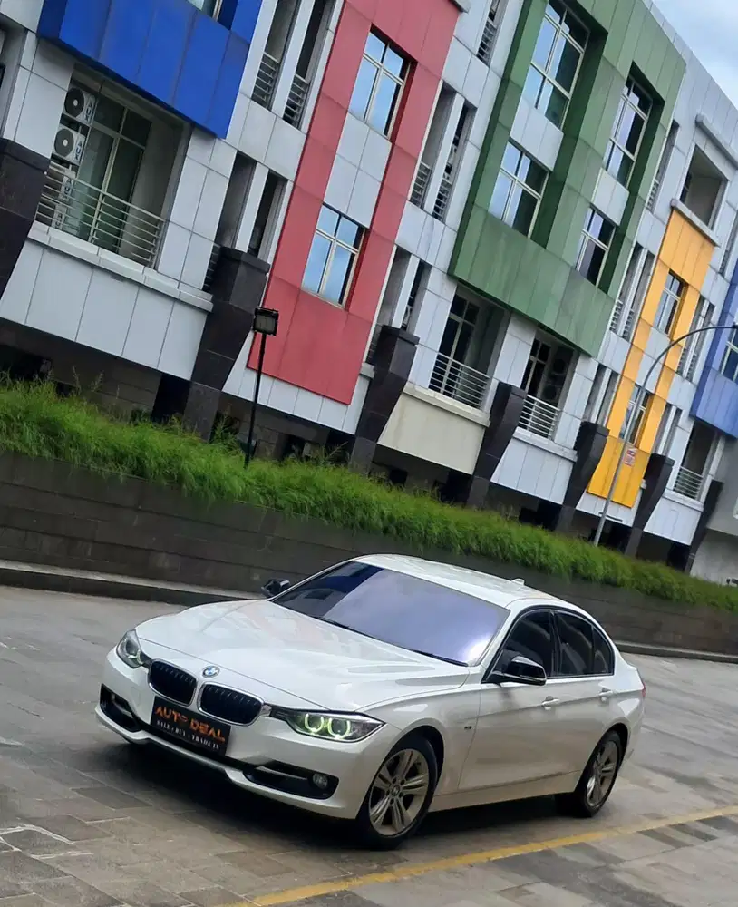 KONDISI SUPER!! BMW 320i F30 FSPORT AT 2014 BENSIN