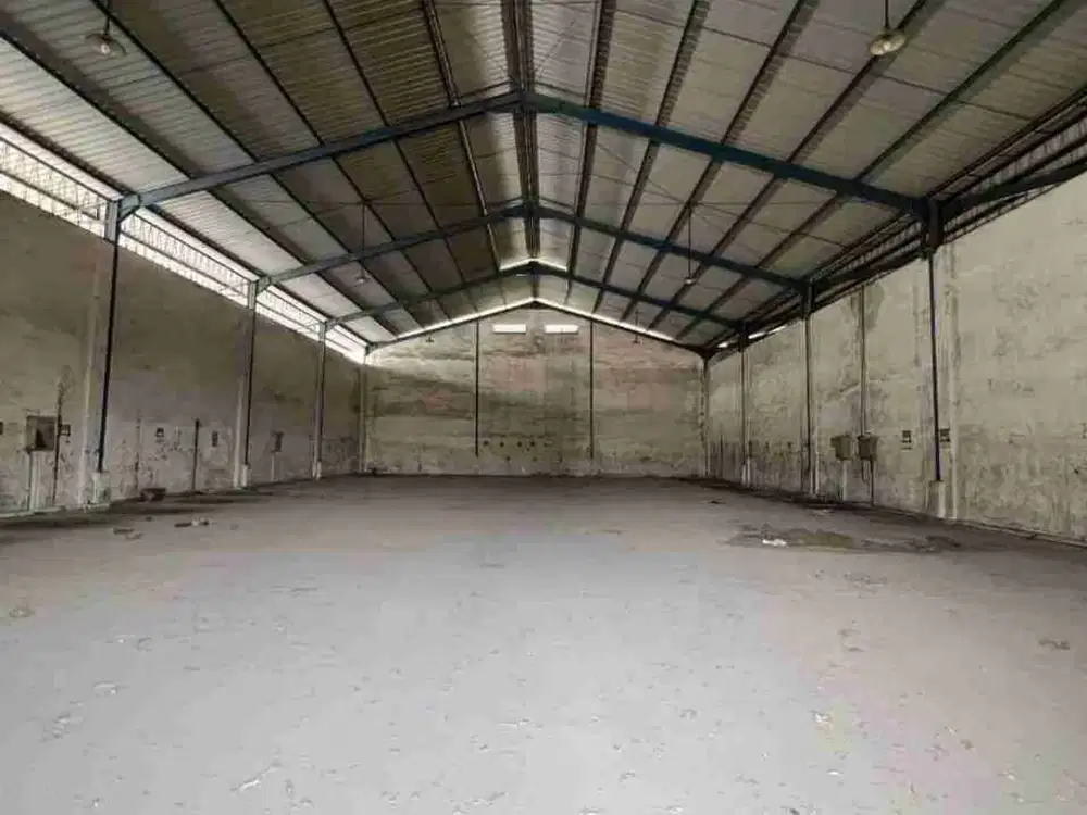 JUAL CEPAT GUDANG LUAS DI BYPASS KRIAN SIDOARJO KONDISI BAGUS STRATEGIS HARGA MURAH PAGAR KELILING