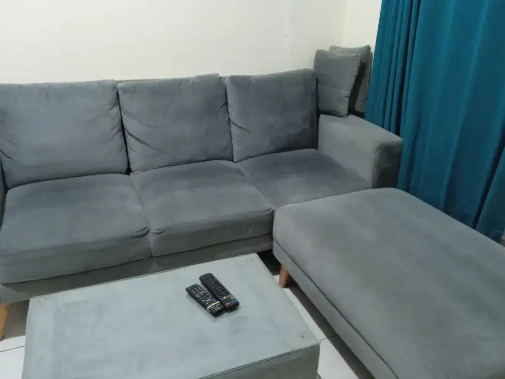 Sofa L warna silver