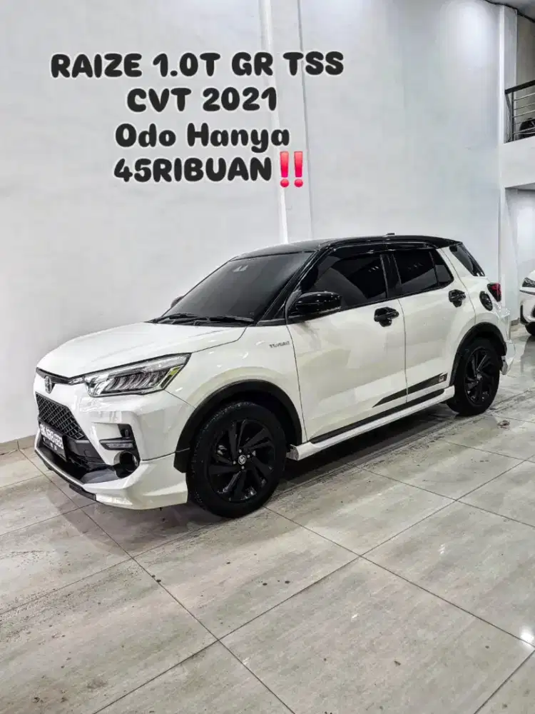 RAIZE 1.0T GR TSS Automatic 2021 / 2022 putih toyota