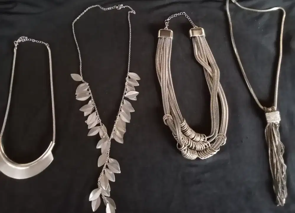 Borongan 4 Kalung Aksesoris premium , Bahan Logam , COD Cijantung Dsk