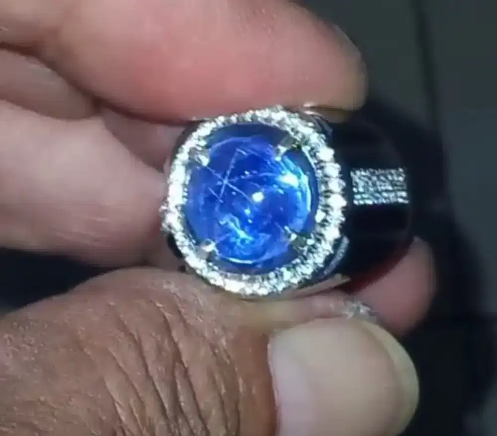 Koleksi pribadi batuan Star Sapphire 8 crt SriLankan no hit