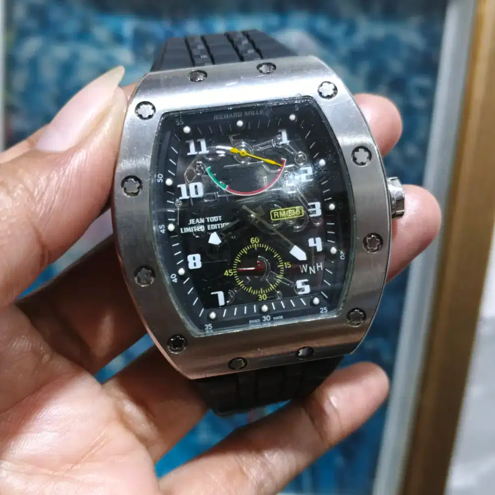 Jam tangan pria