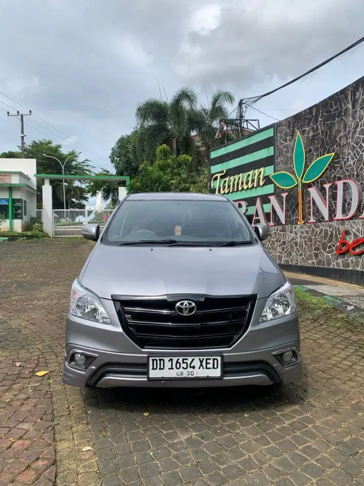Toyota Innova Barong G Luxury Captain seat 2.0 MT Manual