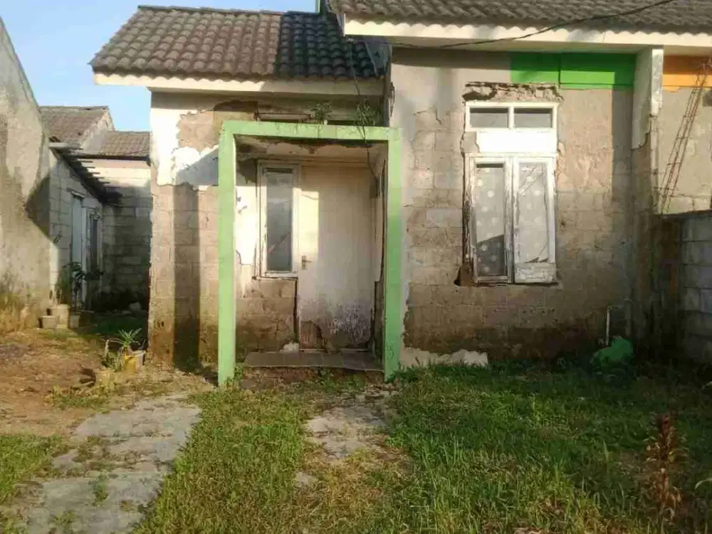 JUAL RUMAH HARVEST BUTUH RENOV