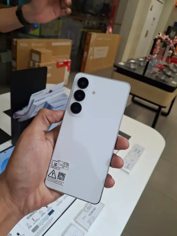 PRE ORDER SAMSUNG S26 BASIC 12/512 GB BONUS TOTAL 7 JUTA