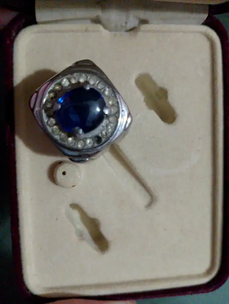 Cincin batu pria