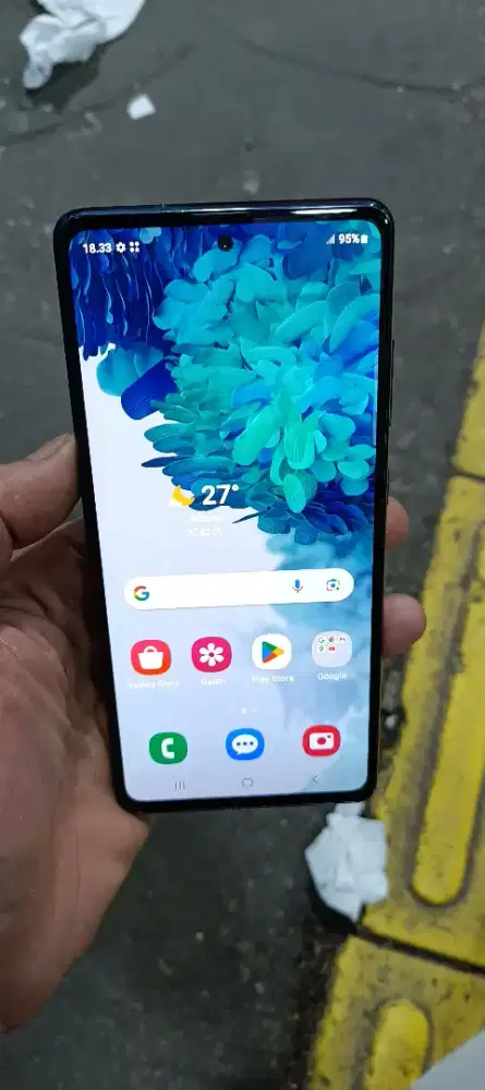 Samsung s20 fe.  8/128
