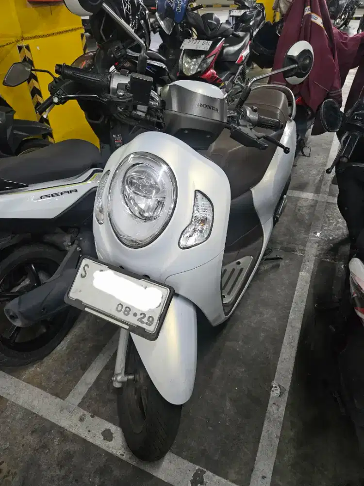 DIJUAL CEPAT – Honda Scoopy Prestige White 2024 | Keyless | Like New!