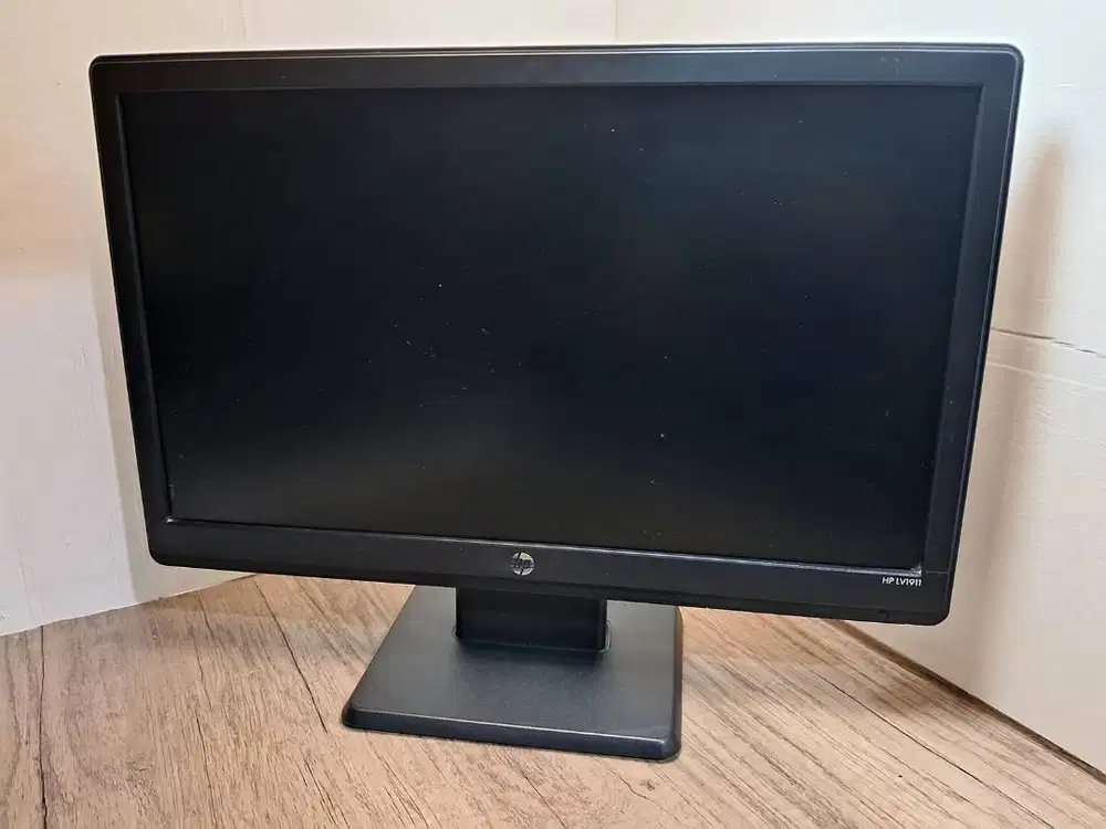 Monitor komputer HP 19 inch