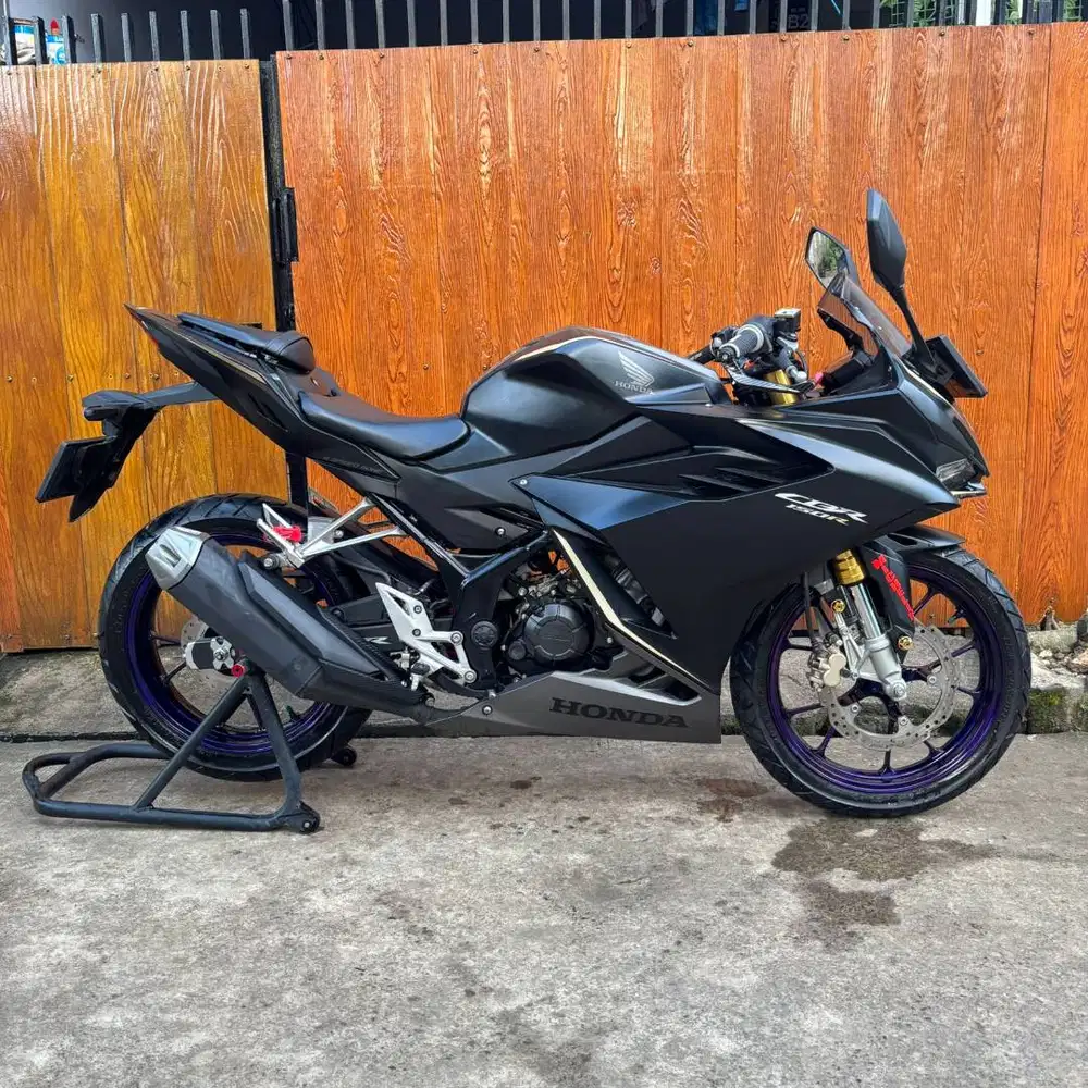 CBR 150R 2023 LIKE NEW BEKAS KONDISI ISTIMEWA SIAP DIBAWA MUDIK