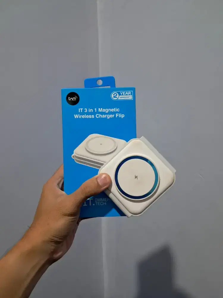 IT 3 in 1 Magnetic Wireless Charger Flip