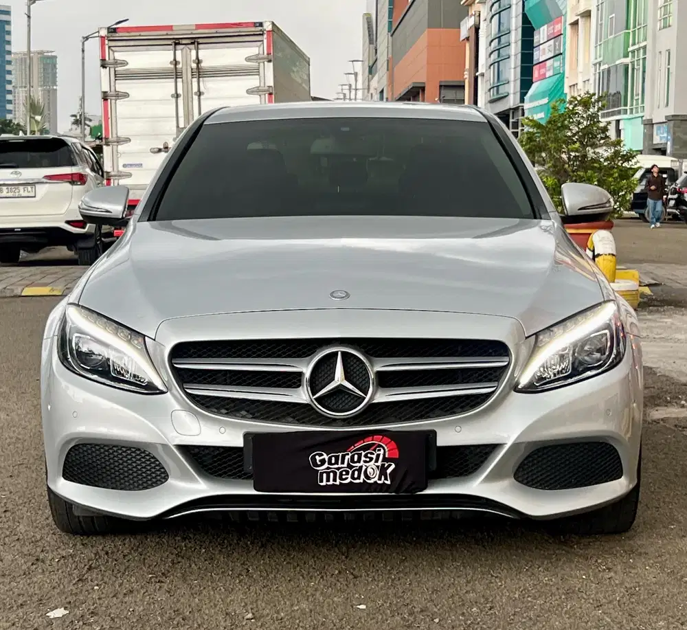Mercedes benz Mercy C200 C 200 Avantgarde avg 2017 Antik Low KM Murah