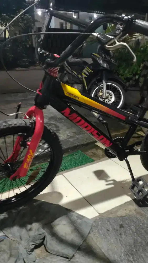 Sepeda BMX r20 masih mulus bodi ORI semua normal siap gowes 400rb ya
