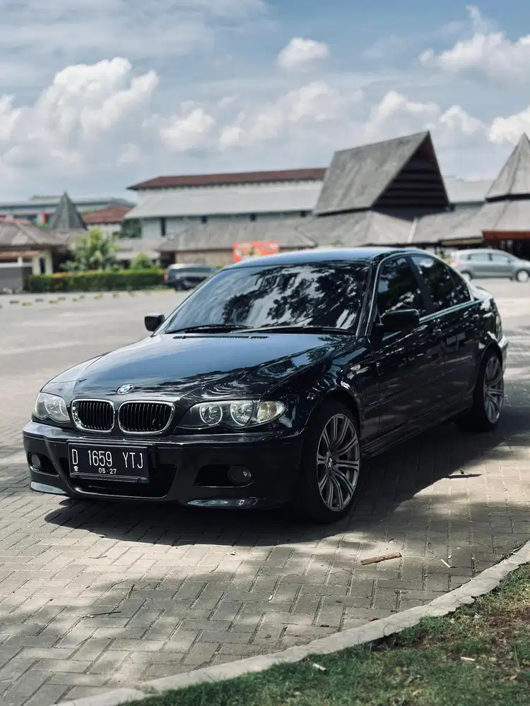 BMW 325i 2003 Bensin