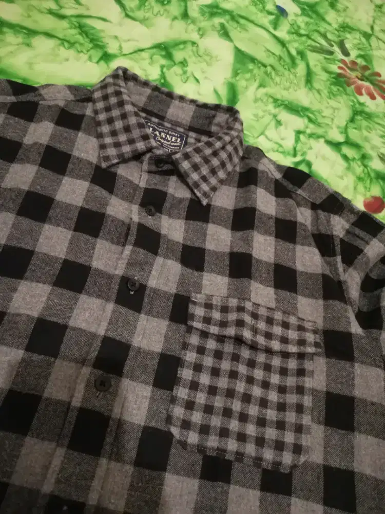 Kemeja Flanel UNIQLO/ seri Flannel/ Slim Fit/ Setara XL (ORIGINAL)