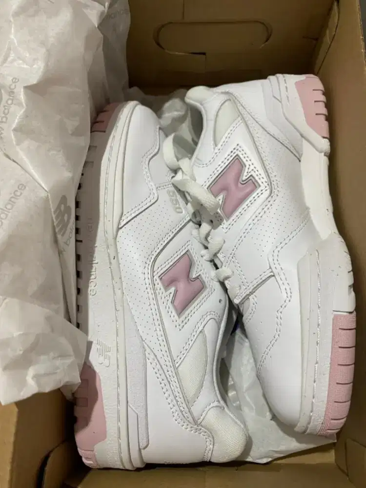 Sepatu New Balance 550 Pink