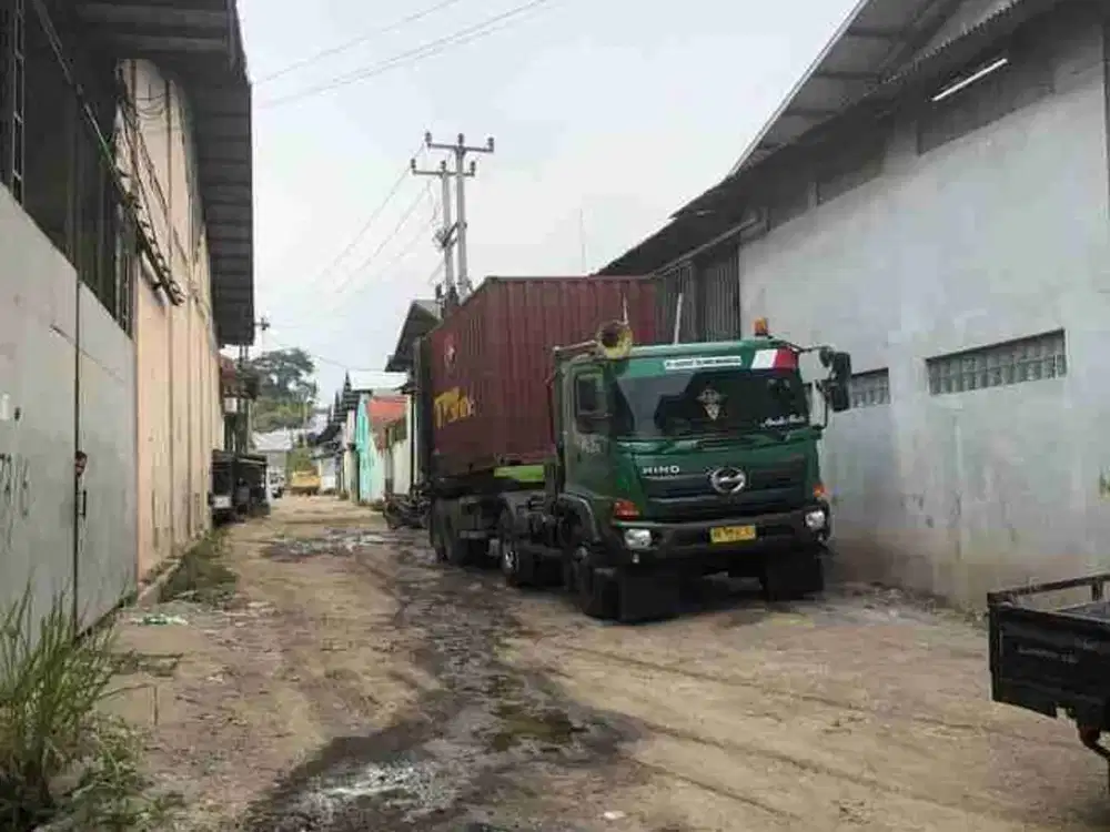Gudang Siap Pakai Lebar Muka 40 Meter Bisa U Turn Kontainer Area Cibolerang Kopo Dekat ke Soekarno Hatta Bandung