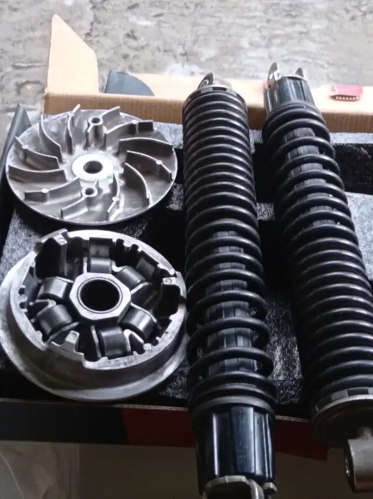 Shock PCX 160 + pully + rumah roller