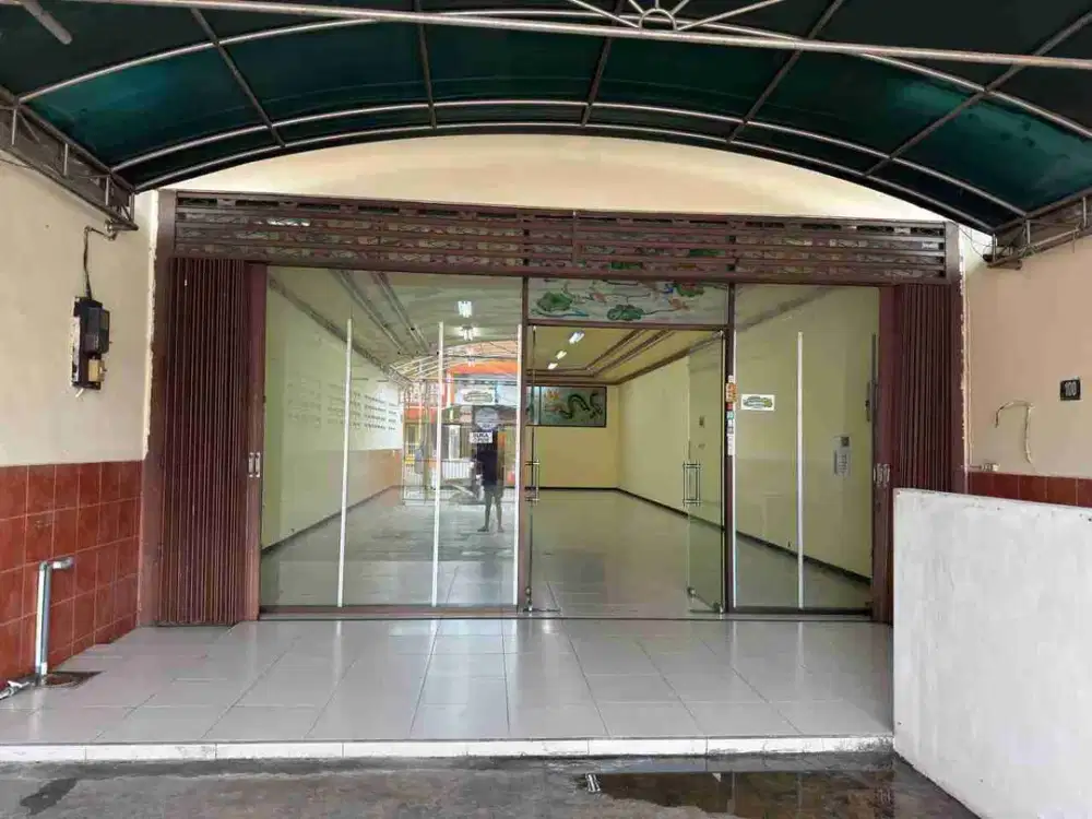 Disewakan Ruko Komersial Strategis