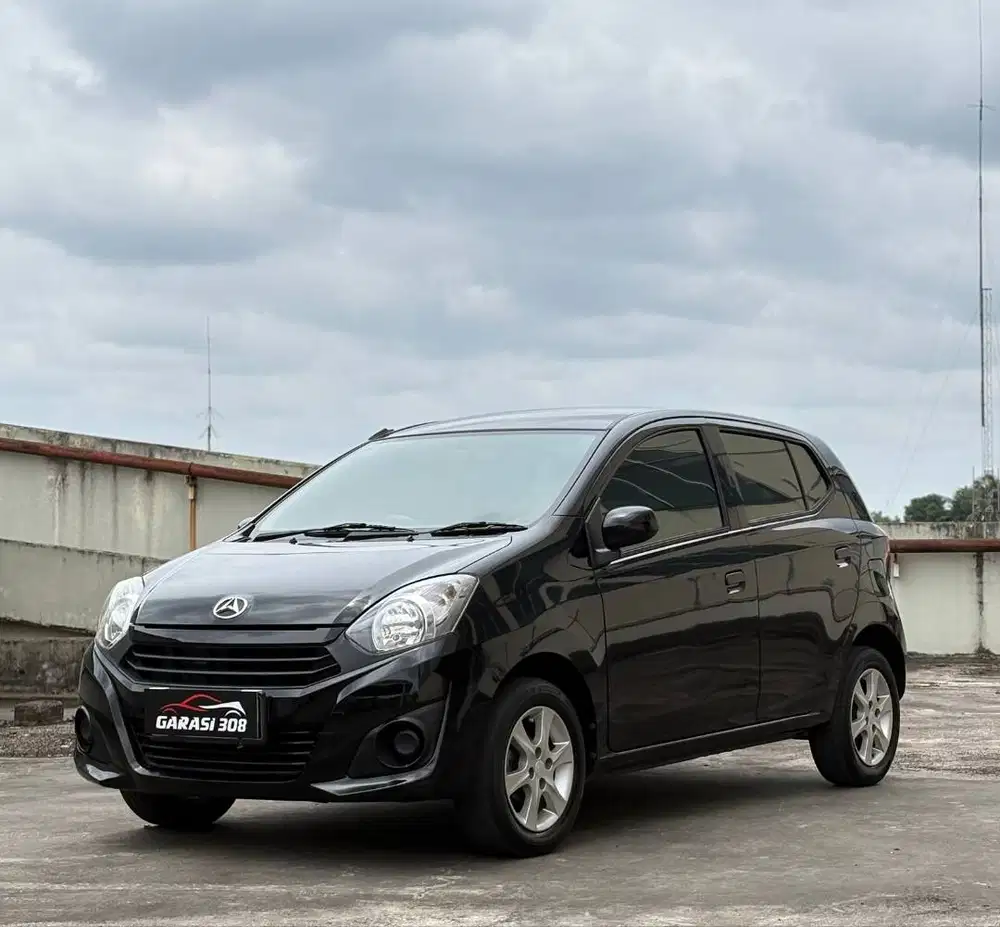 Daihatsu Ayla 1.0 D Manual Tahun 2022 Warna Hitam  pajak 02-2027 km 83
