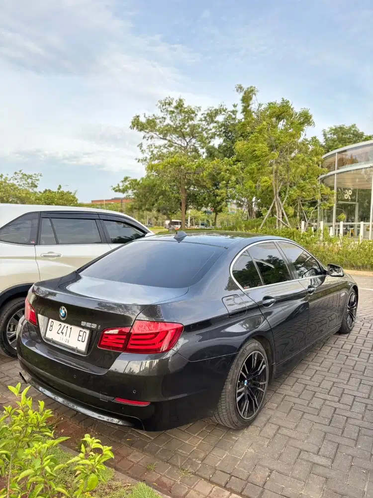 BMW 523i 2010 Bensin