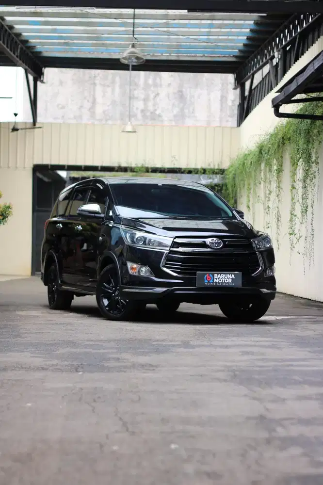 INNOVA VENTURER 2.0 AT BENSIN 2018